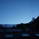 Walliserhof 3* زيرمات